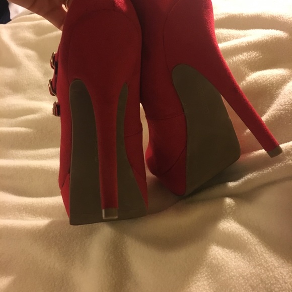 Red High Heels - Picture 5 of 5